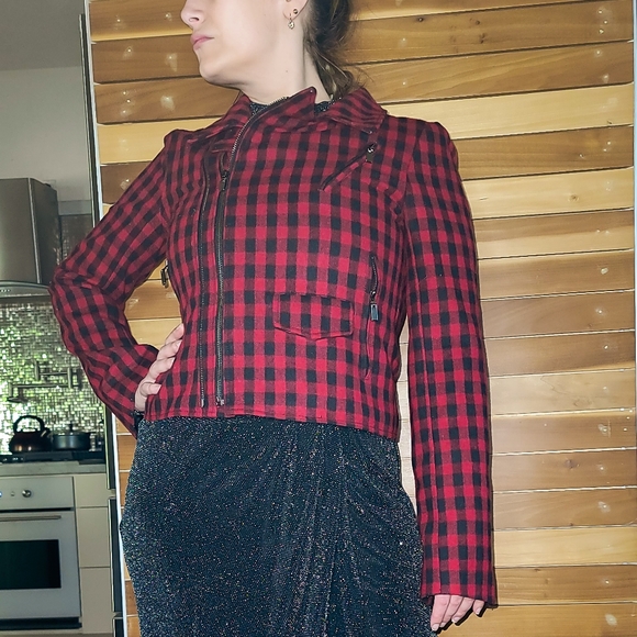 Urban Behavior Red Plaid Fitted Sleek Jacket - Picture 4 of 11